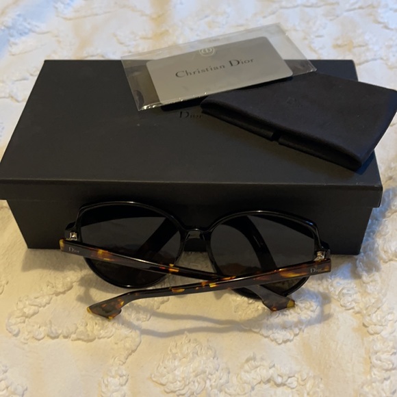 DIOR
Brown Gray Ladies Sunglasses - Picture 4 of 7